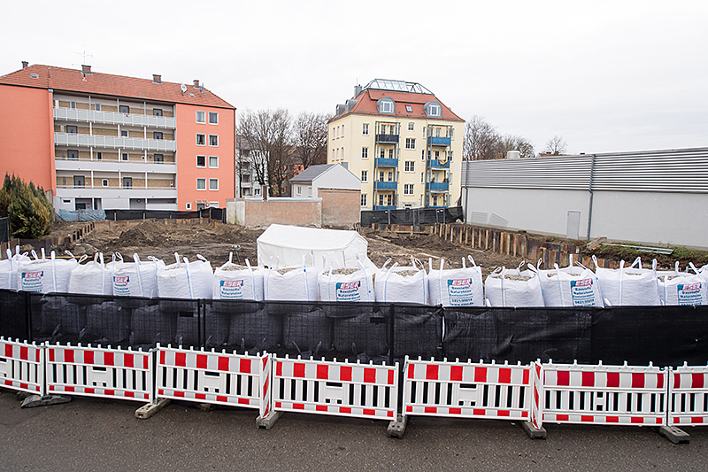 © APA/AFP/dpa/Tobias Hase Massenevakuierung nach einem Bombenfund in Augsburg im Dezember 2016
