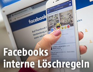 Handydisplay mit Facebook-Seite
