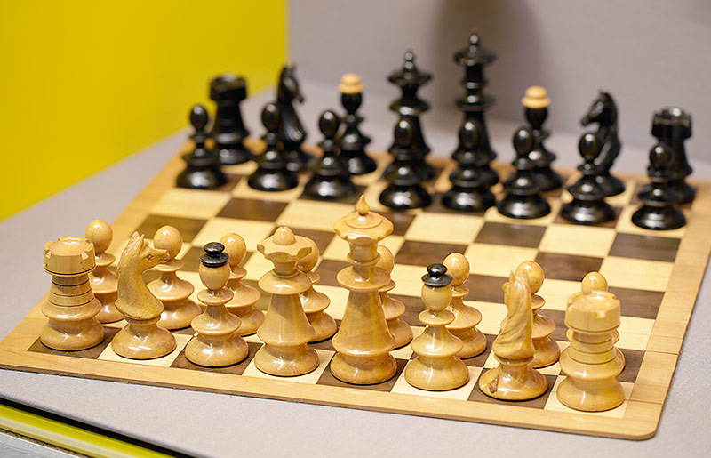© Dr. Karl Renner Museum für Zeitgeschichte Schachspiel von Karl Renner