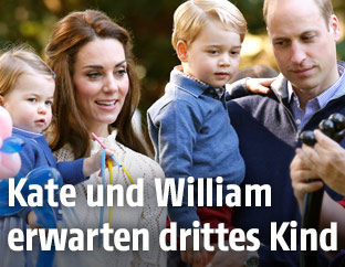 Herzogin Kate und Prinz William mit ihren Kindern