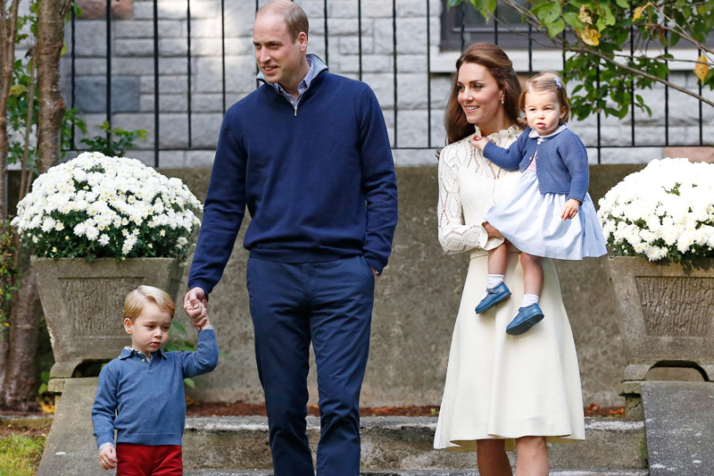 © Reuters/Chris Wattie Herzogin Kate und Prinz William mit ihren Kindern