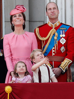 © AP/Kirsty Wigglesworth Herzogin Kate und Prinz William mit ihren Kindern