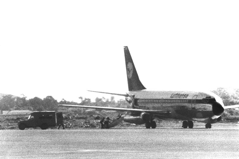 © APA/dpa/gr Die entführte "Landshut" in Mogadischu, 1977