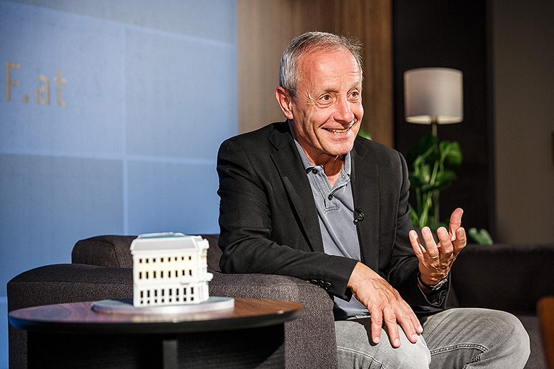© ORF.at/Dominique Hammer Peter Pilz auf der ORF.at Wahlcouch