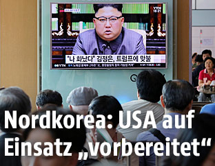 Nordkoreas Machthaber Kim Jong Un auf einem Fernsehbildschirm