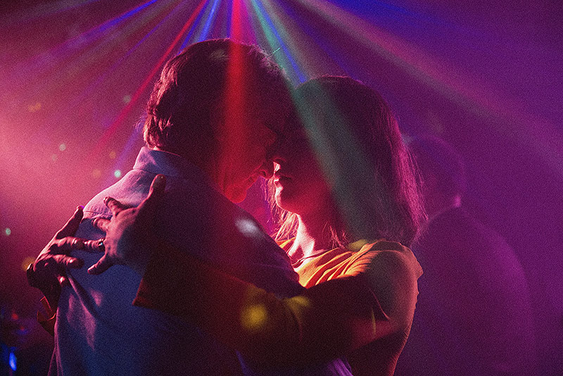 © Polyfilm Daniela Vega als Marina und Francisco Reyes als Orlando. Szenenbild aus „Eine fantastische Frau“