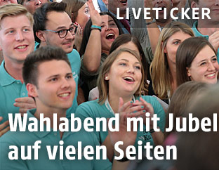 Jubel bei &Ouml;VP-Unterst&uuml;tzerinnen