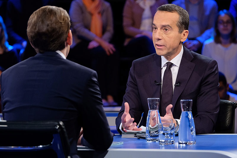 © ORF/Hans Leitner Bundeskanzler Kern (SPÖ) im ORF-Wahlstudio