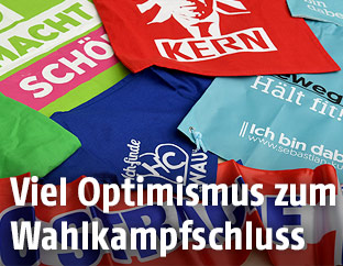 Wahlkampfmaterialien von Parteien f&uuml;r die Nationalratswahl am 15. Oktober