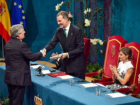 König Felipe und Antonio Tajani