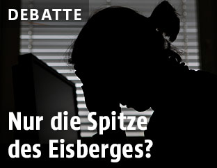 Umriss eines Frauenkopfes