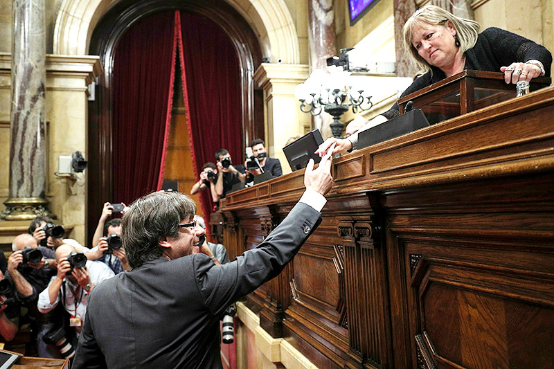 Carles Puigdemont gibt seine Stimme ab