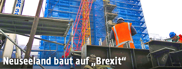Arbeiter vor einer Hochhausbaustelle in Wellington (Neuseeland)