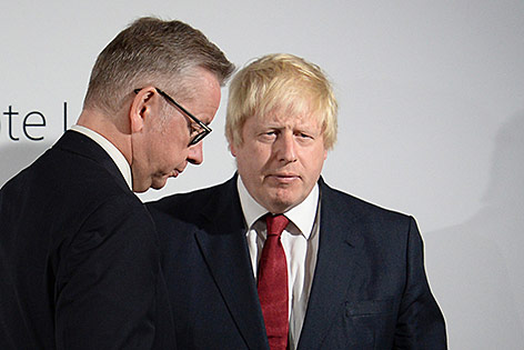 © Reuters/Stefan Rousseau Großbritanniens Außenminister Boris Johnson und Umweltminister Michael Gove