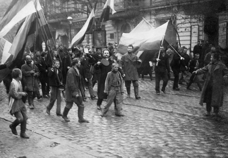 © picturedesk.com/Ullstein Bild "Blutsonntag" in Petersburg 1905