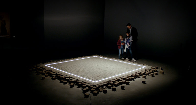 © Filmladen Filmszene aus "The Square"