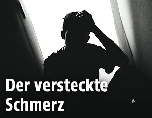 Umriss eines traurigen Mannes
