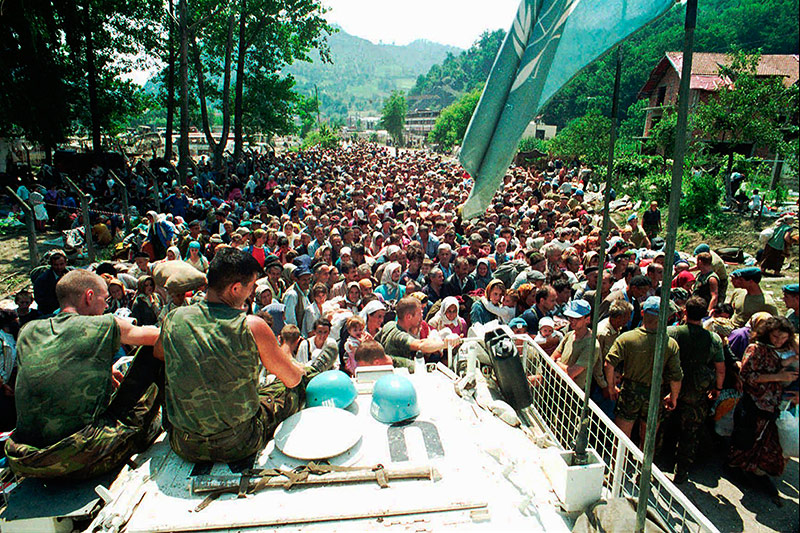 © AP Niederländische UN-Soldaten nahe Srebrenica 1995