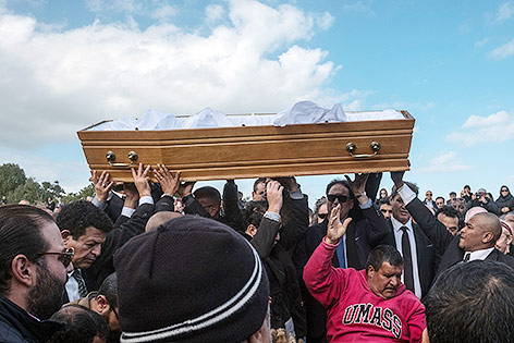 © APA/AP/Amine Landoulsi Sarg von Modeschöpfer Alaia