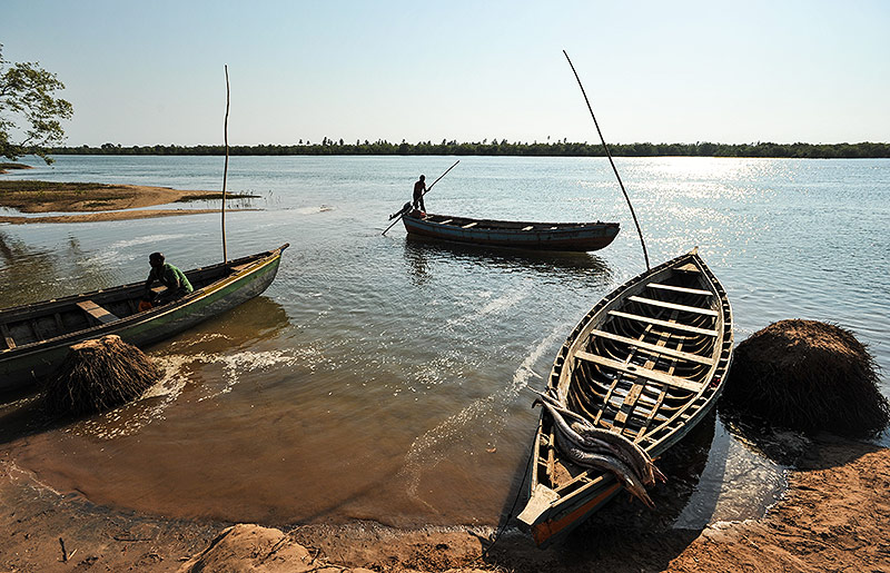 © Gethin Chamberlain Ein Fischer auf einem Boot