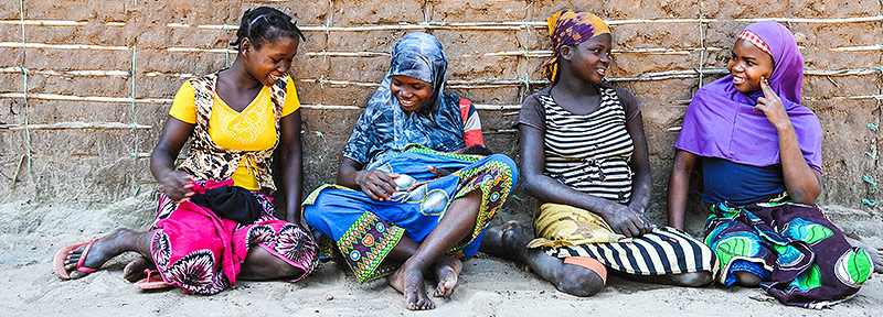 © Gethin Chamberlain Vier junge malawische Frauen
