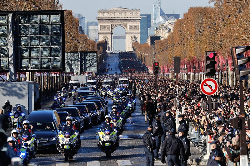 © APA/AFP/Patrick Kovarick Trauerzug
