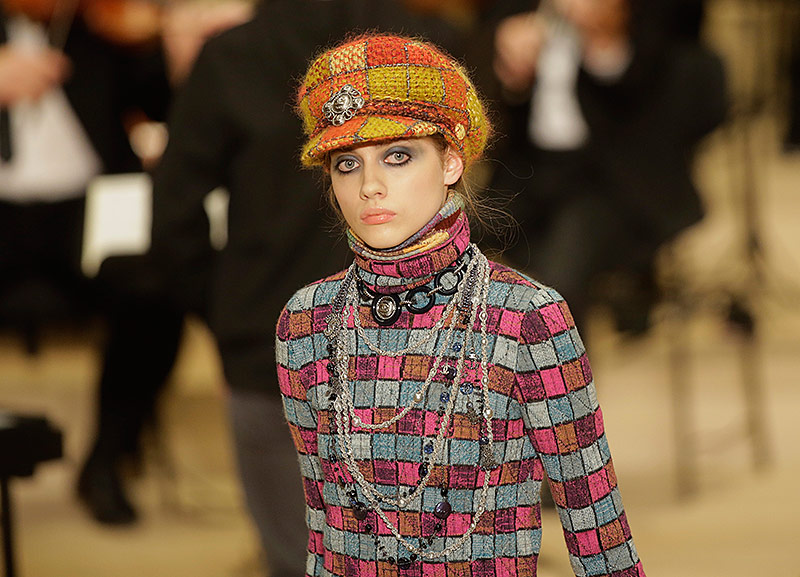 © APA/AP/Markus Schreiber Lagerfeld-Model in der Elbphilharmonie
