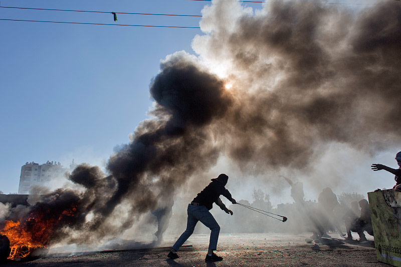© APA/AP/Nasser Nasser Brennende Reifen