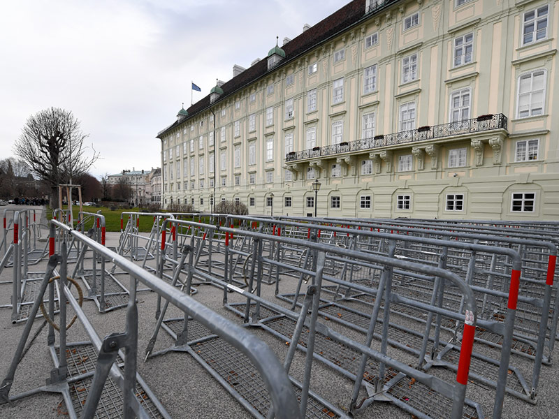 © APA/Roland Schlager Absperrgitter vor der Hofburg