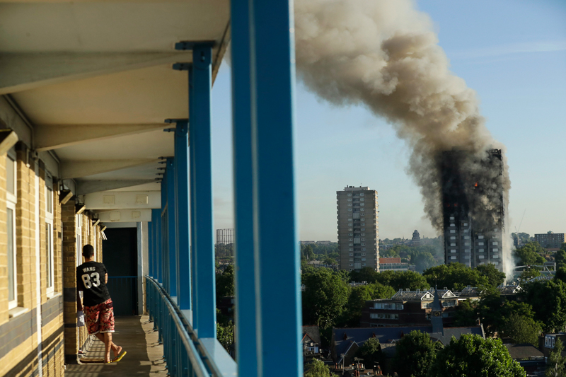 © APA/AP/Matt Dunham Brennender Grenfell-Tower