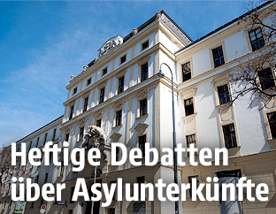 Stiftskaserne in der Mariahilfer Stra&szlig;e