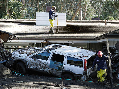 © APA/AP/Marcio Jose Sanchez Aufräumarbeiten nach der Schlammlawine in Montecito (Kalifornien)