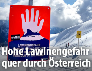Lawinenwarnschild