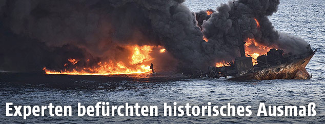 Brennender Öltanker