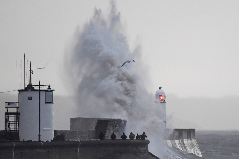 Sturm "Friederike" zieht über Europa