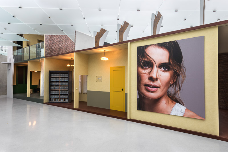 Ausstellungsansicht der Ausstellung "Hope House" von Simon Fujiwara im Kunsthaus Bregenz