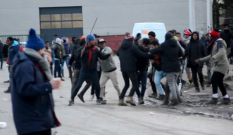 © AP/Nord Littoral Schwere Ausschreitungen in Calais