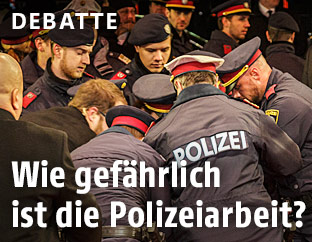 Polizisten bei der Arbeit