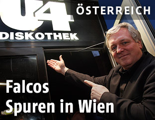 Conny de Beauclair, der zur Kultfigur gewordene Tuersteher der legendaeren Wiener Diskothek "U4"