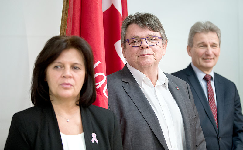 © APA/Georg Hochmuth ÖGB-Frauenchefin Renate Anderl, GPA-Vorsitzender Wolfgang Katzian und ÖGB-Präsident Erich Foglar