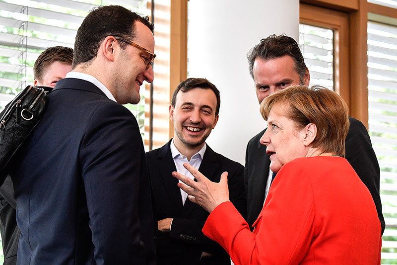 Jens Spahn (CDU) und die deutsche Kanzlerin Angela Merkel