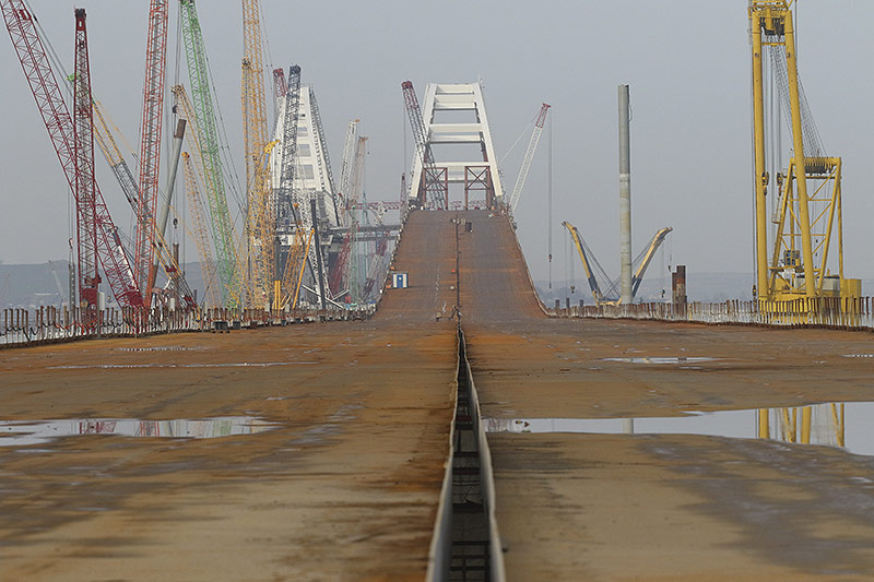 © Reuters/Pavel Rebrov Halbfertige Brücke zur Krim