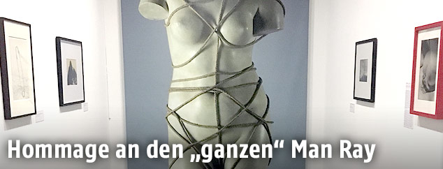 Exponate der Man Ray Austellung