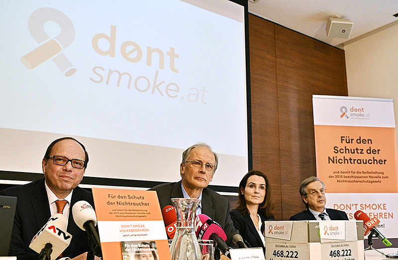 © APA/Hans Punz (V.l.:) Thomas Szekeres (Ärztekammer Wien), Paul Sevelda (Krebshilfe), Daniela Jahn-Kuch, Hellmut Samonigg (Initiative "Don't smoke")