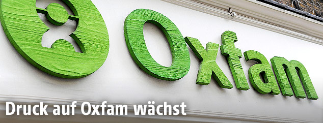 Oxfam-Logo auf einem Gebäude