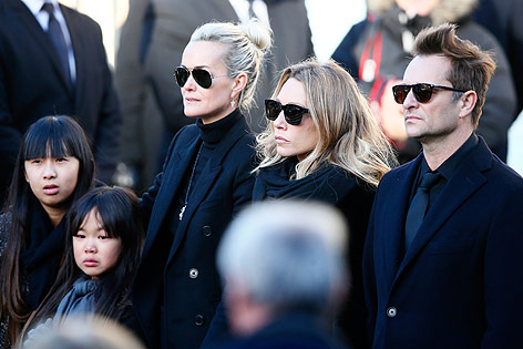 © AP/Francois Mori Laeticia Hallyday, Laura Smet und David Hallyday