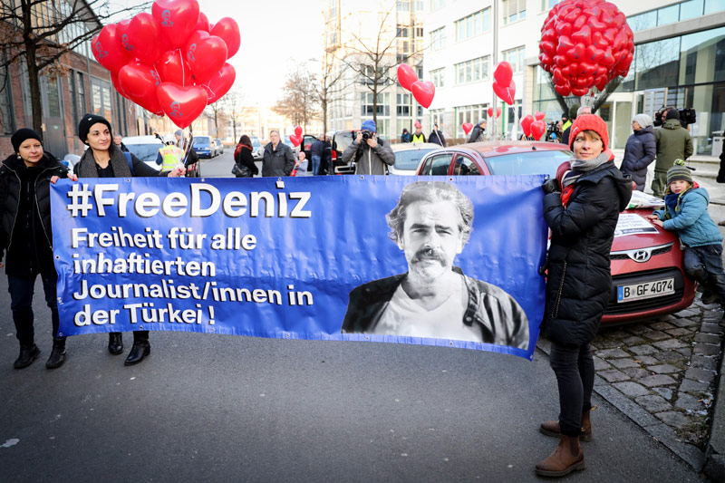 © APA/AFP/dpa/Kay Nietfeld Demonstration zur Freilassung des deutsch-türkischen Journalisten Deniz Yücel