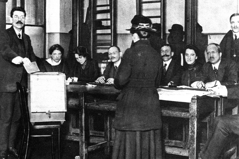 © picturedesk.com/ÖNB-Bildarchiv Wahl zur Konstituierenden Nationalversammlung 1919