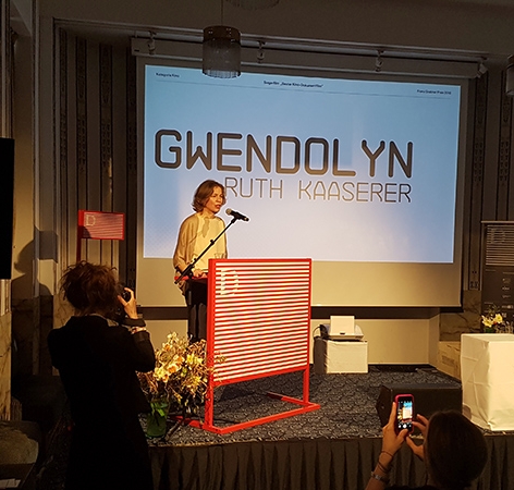 © ORF.at/Philip Pfleger Ruth Kaaserer bei der Entgegennahme des Franz-Grabner-Preises 2018 für ihre Dokumentation "Gwendolyn", die bei der Diagonale in Graz gezeigt wird.