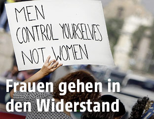 &Auml;gyptische Frauen mit Bannern